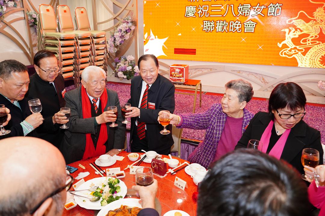 同敘鄉(xiāng)情 共慶佳節(jié)——香港福建僑民會(huì)蛇年新春團(tuán)拜暨迎三八婦女節(jié)聯(lián)歡晚會(huì)圓滿舉行